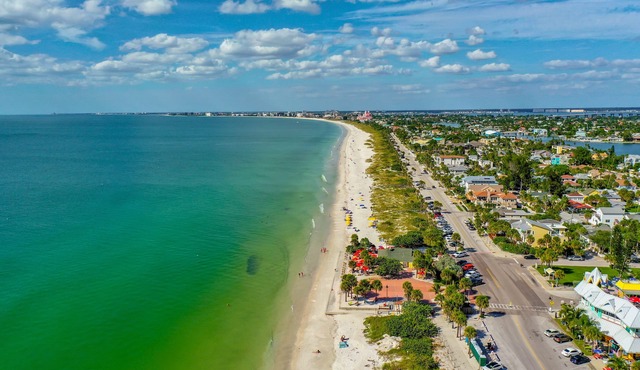 Beautiful beach house! in St Pete Beach