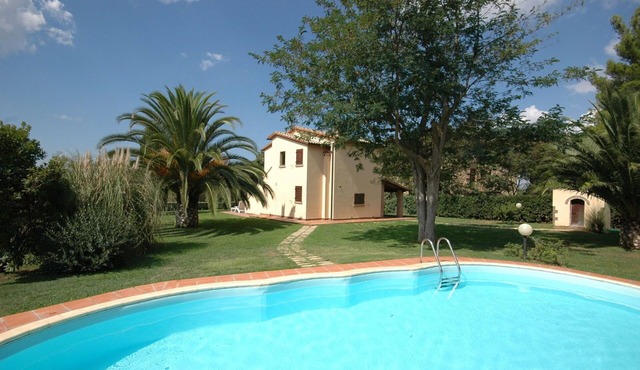 Beautiful private villa for 6 people with WIFI, private pool, TV, panoramic view and parking in La California