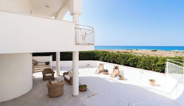 Beautiful villa for 4 people with TV and veranda, close to Ostuni