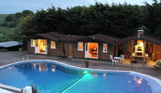 Brambles Pool Terrace Spa in Peacehaven