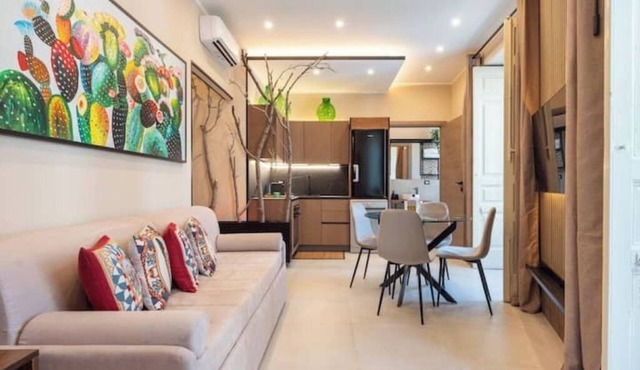 Bright Apartment with Balcony in the Heart of the Old Town