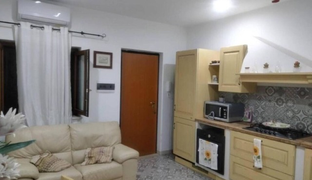 Casa Ambretta in un contesto tranquillo. Patio esterno. Ottimi collegamenti in Roma