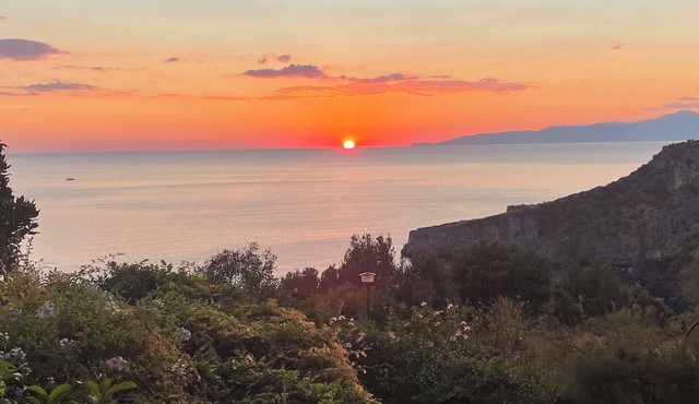 CASA MAREA, BAIA DEL CARPINO, SCALEA. CIN IT078138C2FBM16Q7KN