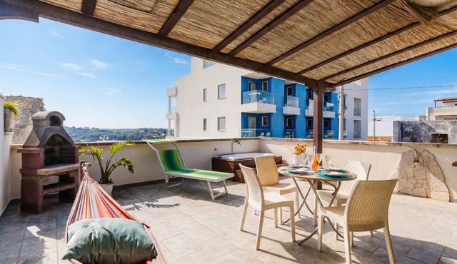 Casa Vacanze 'Azzurra' with Sea View, Wi-Fi and Air Conditioning