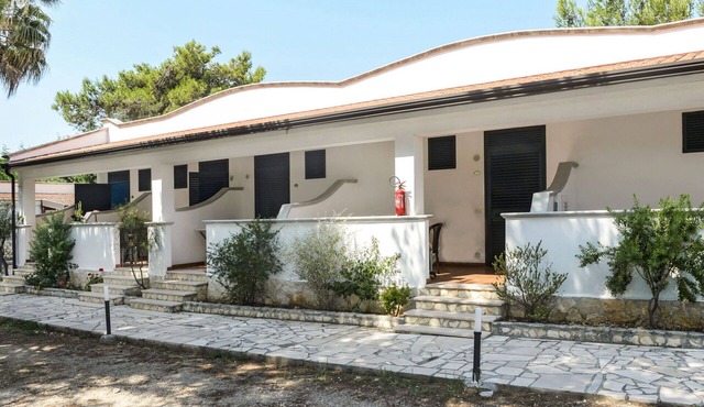 Cosy apartment in villa for 4 people with A/C, pool, WIFI, TV, terrace and pets allowed