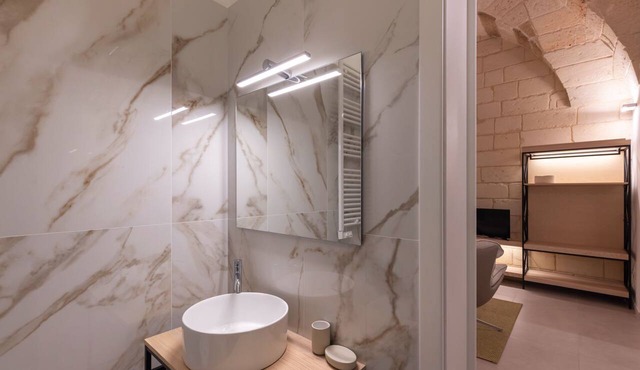 Cozy home in the center of Lecce with a private pool in Lecce