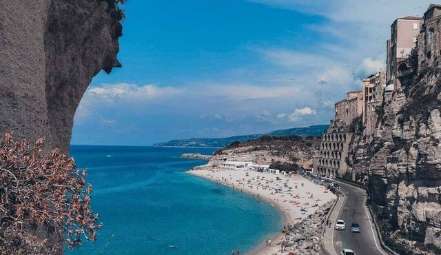 Cozy house with garden near Tropea in Brattirò