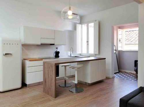 Elegant 2BR Apartment 2 Bathrooms Sleeps 6
