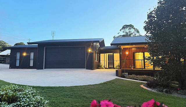 Enchanting Haven in the Heart of Mapleton, Sunshine Coast Hinterland in Mapleton