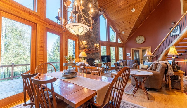 Fortune Ridge: The Perfect Summer Getaway: Kayaking, Swimming & Bonfires in Crystal Falls