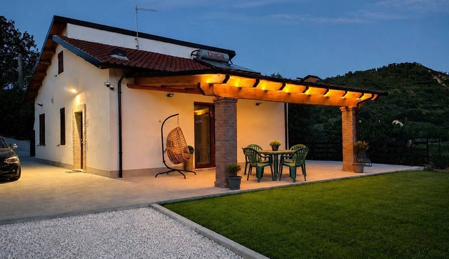 FRANK'S COTTAGE - COUNTRY HOUSE: ENTIRE VILLA FOR EXCLUSIVE USE