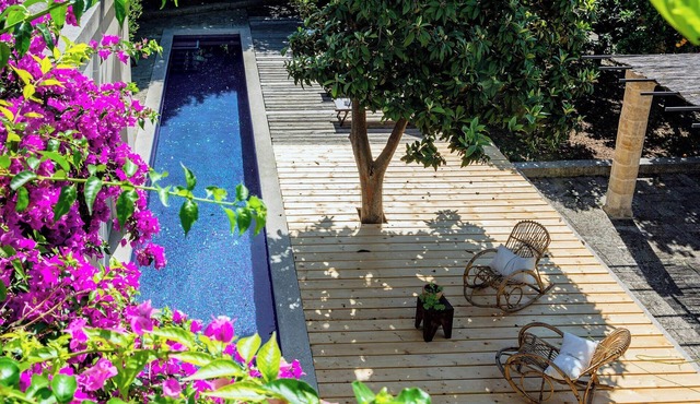 Historic palazzo with pool near Otranto