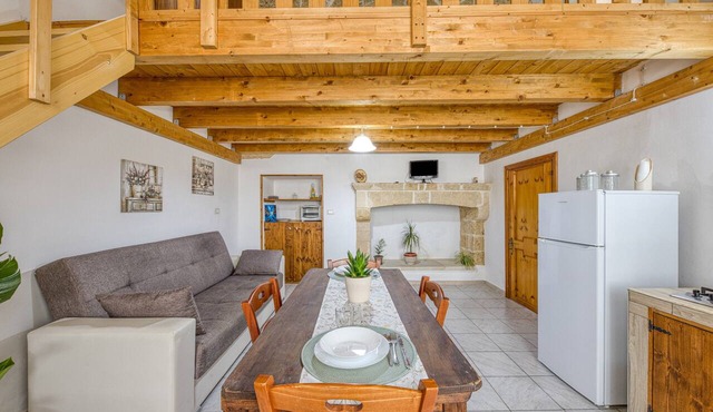 Holiday Home 'Antica Dimora' with Shared Terrace and Garden