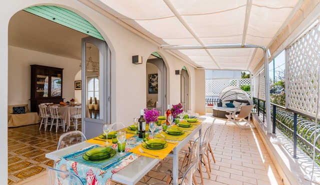 Holiday Home 'Lola' with Private Terrace, Private Garden and Air Conditioning