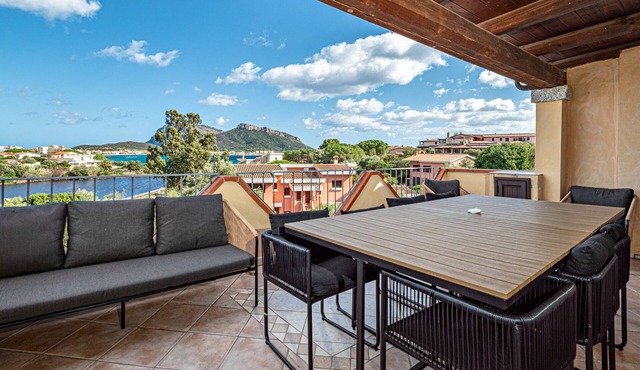 Holiday Home 'Orizzonti 33' with Sea View, Private Terrace and Air Conditioning