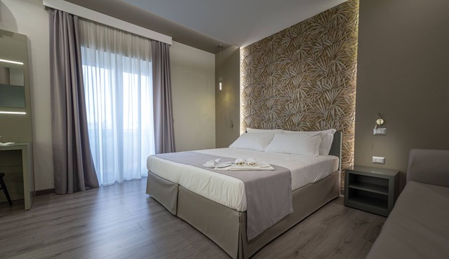 Holygold Suite