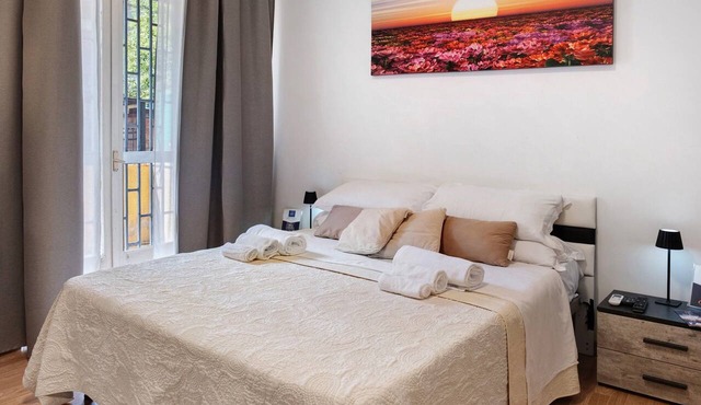 Home Joséphine - Caserta - Triple Room with Private Bathroom