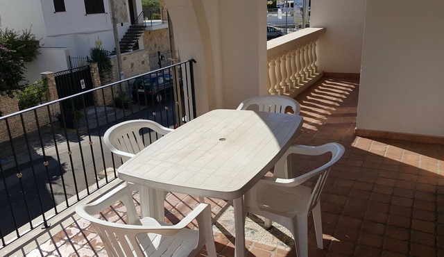 Ideally located for a beach and city holiday