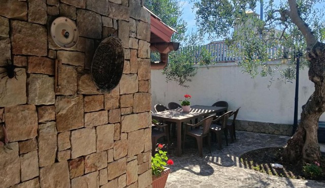 IL MARCHESE DI TRANI - Luxury stay in Puglia - private parking inside the villa