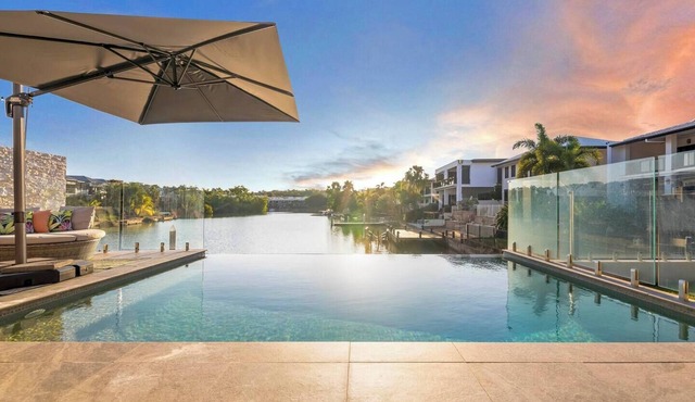 Infinitys Edge Darwin Luxury Waterfront Oasis in Bayview