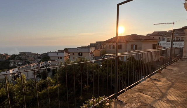 La casa del sole - Charming family-friendly apartment in the historic center of Fuscaldo