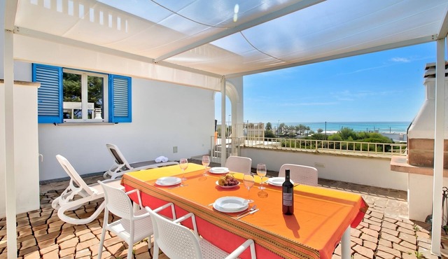 La Primula Apartment 2 with Sea-View, Salve, Italy