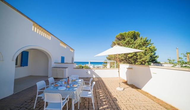 La Primula Apartment 3 with Sea-View, Salve, Italy