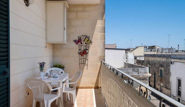 Le Crapare Apartment with Balcony and Air Conditioning