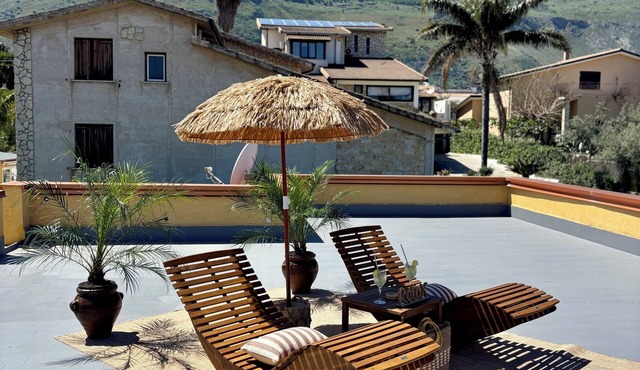 Loft with solarium and private parking 5 minutes from the airport in Carini