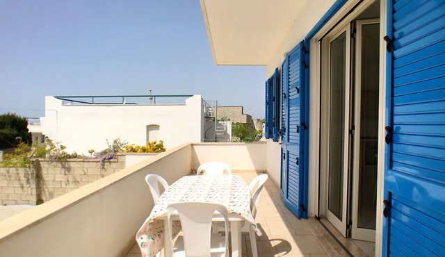 Lovely apartment for 8 people with A/C, TV, balcony and pets allowed