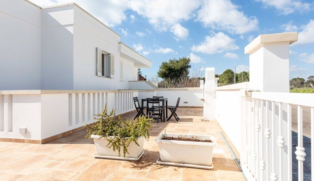 Lovely apartment in villa for 4 guests with A/C, TV and patio