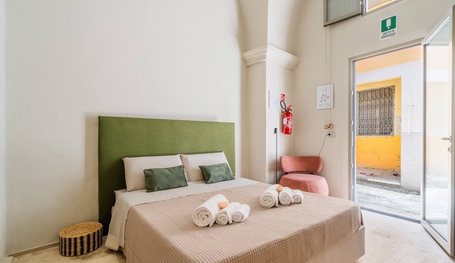 Luxury Rooms - Daniela Apartment with Wi-Fi and Air Conditioning