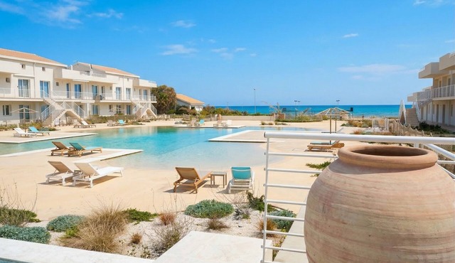 Marzamemi Luxury Resort | Pool, Padel & Design