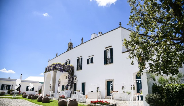 Masseria with swimming pool in Valle d'Itria