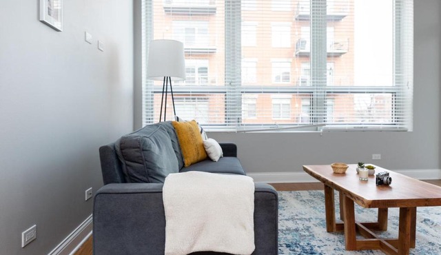 Modern River West 2BR with W&D by Zencity in Chicago