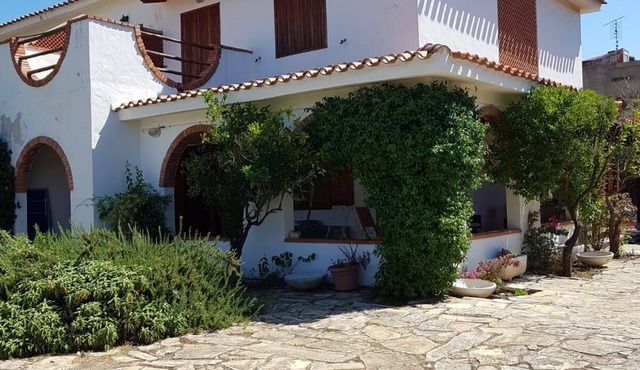 Nice villa with all comforts 300 m from the beach and 5 mn from Pula seaside resort in Perd'e Sali sarroch