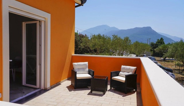 Oliblu Holiday Home – Superior Coratina Apartment with Partial Sea View