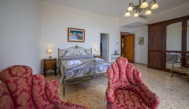 Perez Palace, Peacock Room