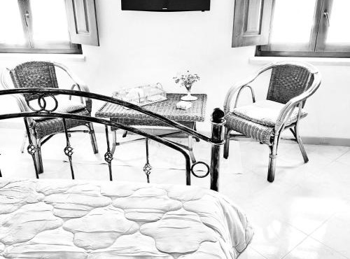 Prestige Room- Salotto Interno- Frigobar- Esperienze Esclusive nel Territorio - Tutti i confort