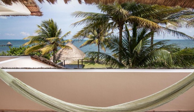 ☆Relaxing Oceanfront Private Villa- CASA EL MECO☆ in Cancún