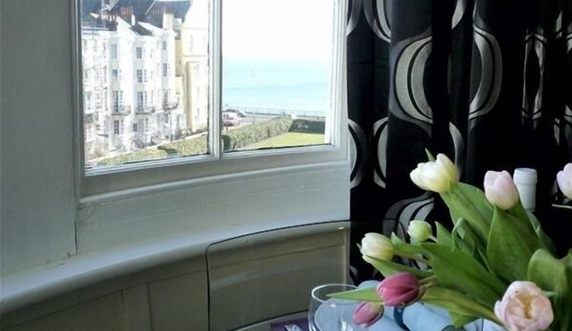 Romantic with Sea View Sleeps 2-4 in Brighton