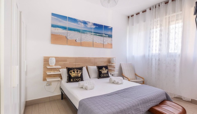 Rossini 14 | Downtown and Beach Within Walking Distance