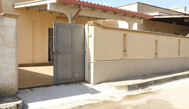 Seafront villa Rossella with veranda p car
