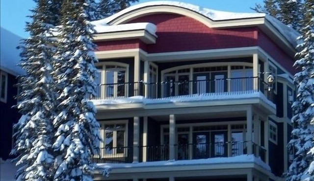 Silver Star Mountain - 3 Bedroom - Ski Out - Sleeps 6 in North Okanagan C