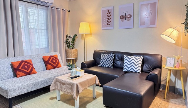 Spacious 3-Storey Townhouse near Nimman & Old city in Chang Wat Chiang Mai