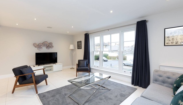 Stunning Central Windsor Town House in Windsor