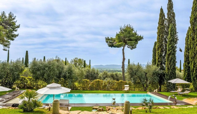 Stunning private villa with private pool, WIFI, hot tub, TV, terrace and panoramic view
