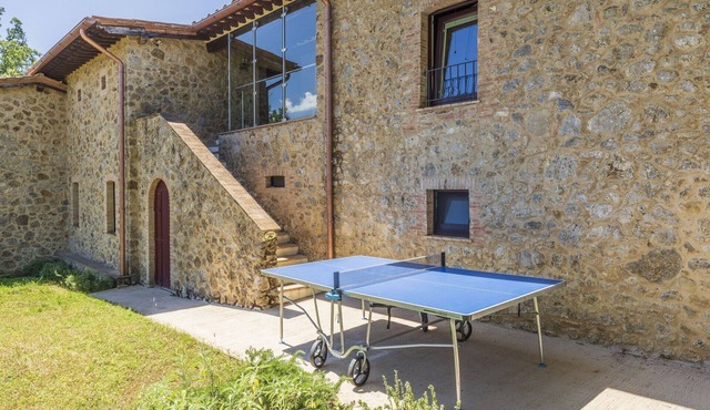 Stunning private villa for 14 people with WIFI, A/C, TV and pets allowed in Massa Marittima