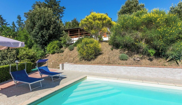 Stunning private villa for 4 people with WIFI, private pool, hot tub, TV and terrace in Montecatini