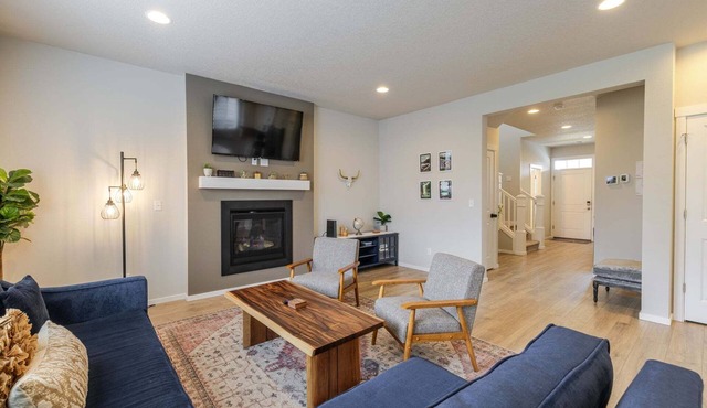 Tommy - Close to Fun! Fireplace, A/C, Fenced Yard in Bend